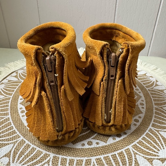 SOFTMOCS Women's Fringe MOCCASIN Ankle Boots Tan SUEDE Leather Size 6 - Picture 2 of 9